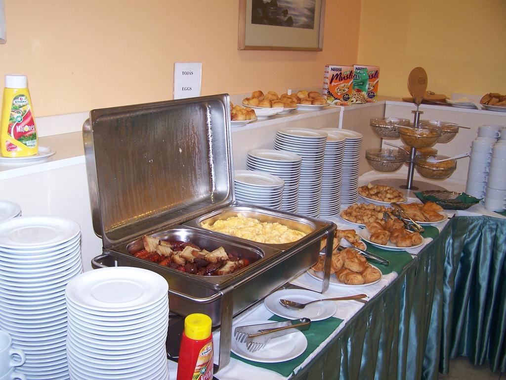Hotel Bara Junior Budapeste Restaurante foto