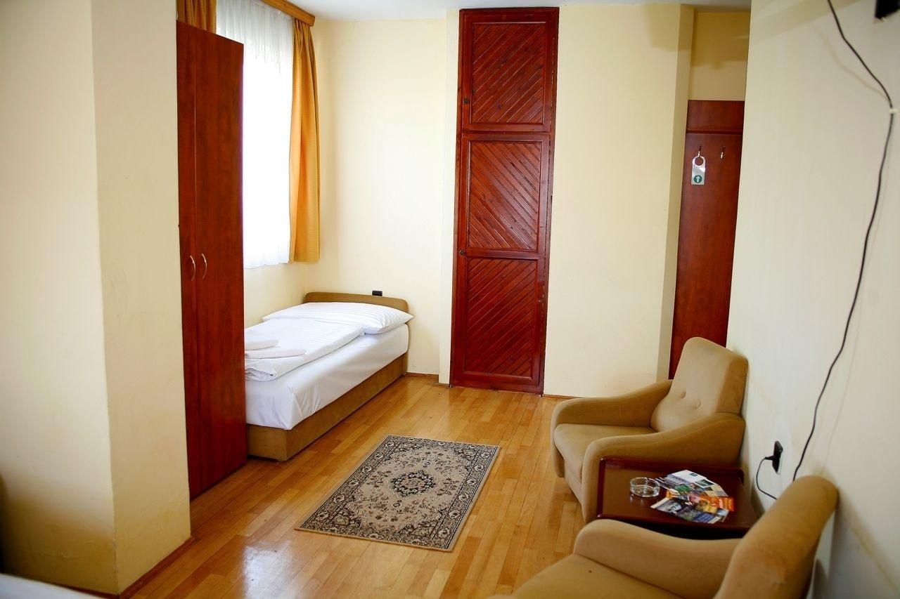 Hotel Bara Junior Budapeste Exterior foto