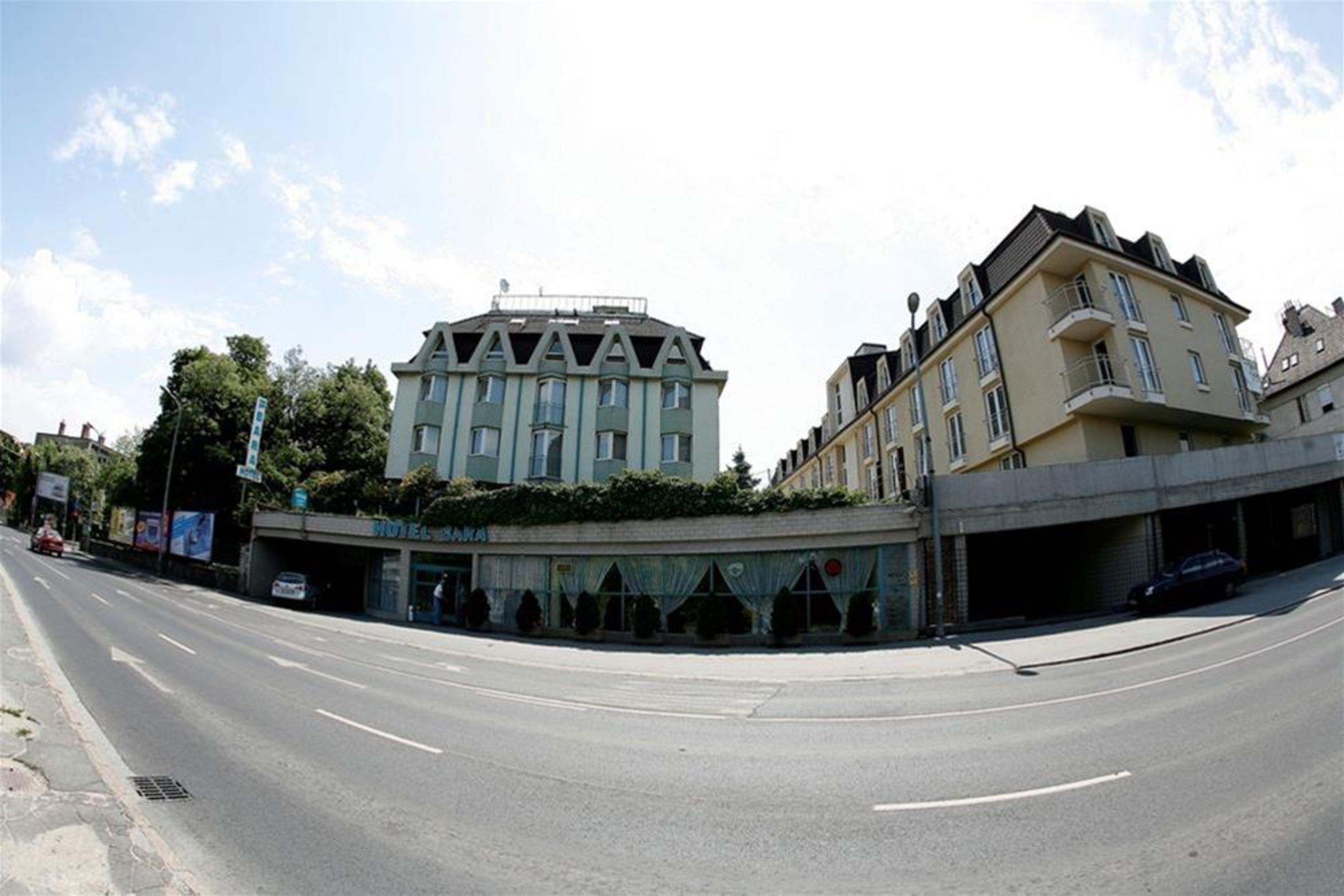 Hotel Bara Junior Budapeste Exterior foto