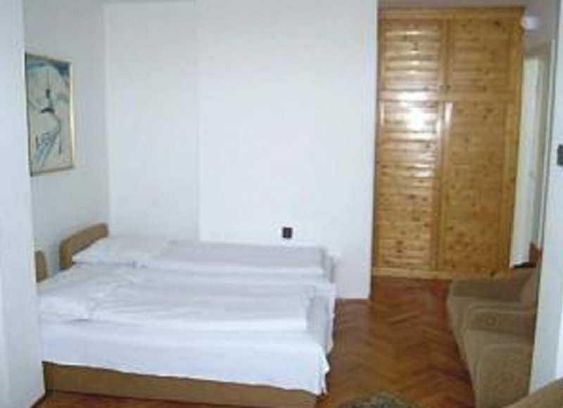 Hotel Bara Junior Budapeste Exterior foto